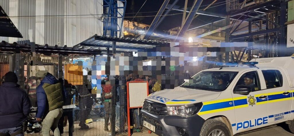 1000 Illegal Miners Arrested in Massive Barberton Crackdown 3 SAPS officers process 1,000 illegal miners after a major raid in Barberton under Operation Vala Umgodi