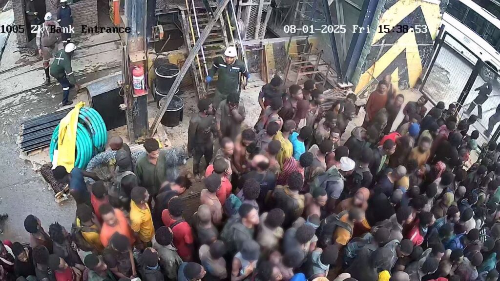 1000 Illegal Miners Arrested in Massive Barberton Crackdown 2 1000 illegal miners seen exiting the Barberton mine after resurfacing during a SAPS crackdown operation