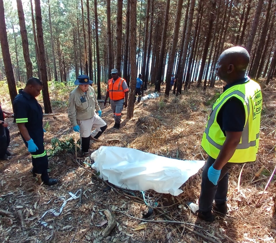 Missing Couple Found Dead in Sabie, Mpumalanga 2 Forensic investigators at Longtom Pass Road after the discovery of a missing couple in Sabie.